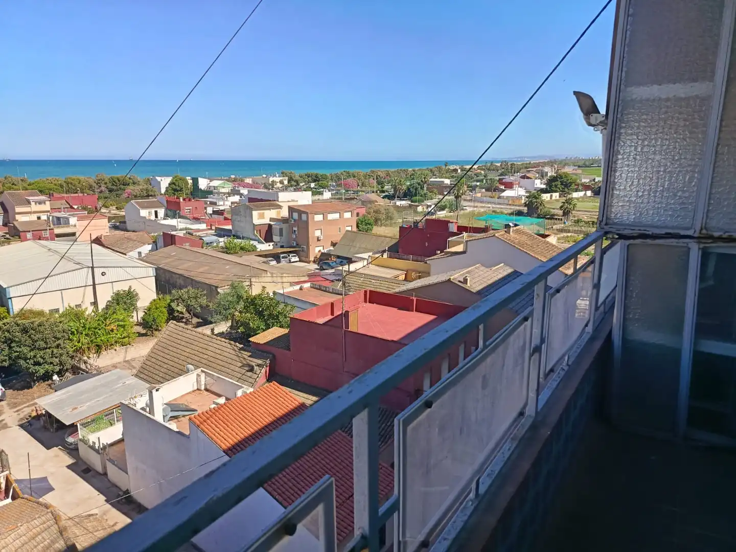 Außenansicht von Wohnung zum Verkauf in Valencia mit Klimaanlage, Heizung und Balkon