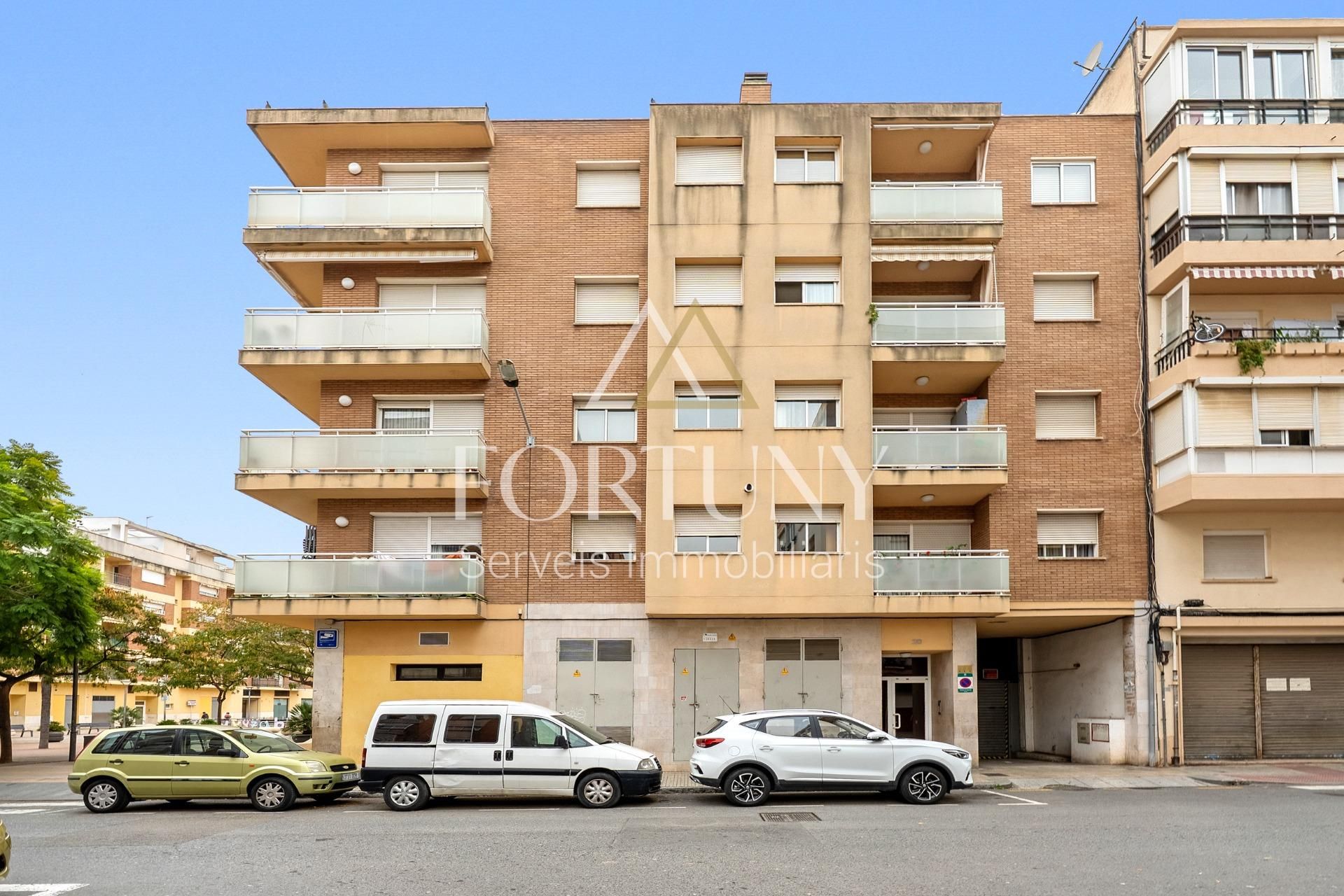 Vista exterior de Piso en venta en Reus con Calefacción, Terraza y Balcón