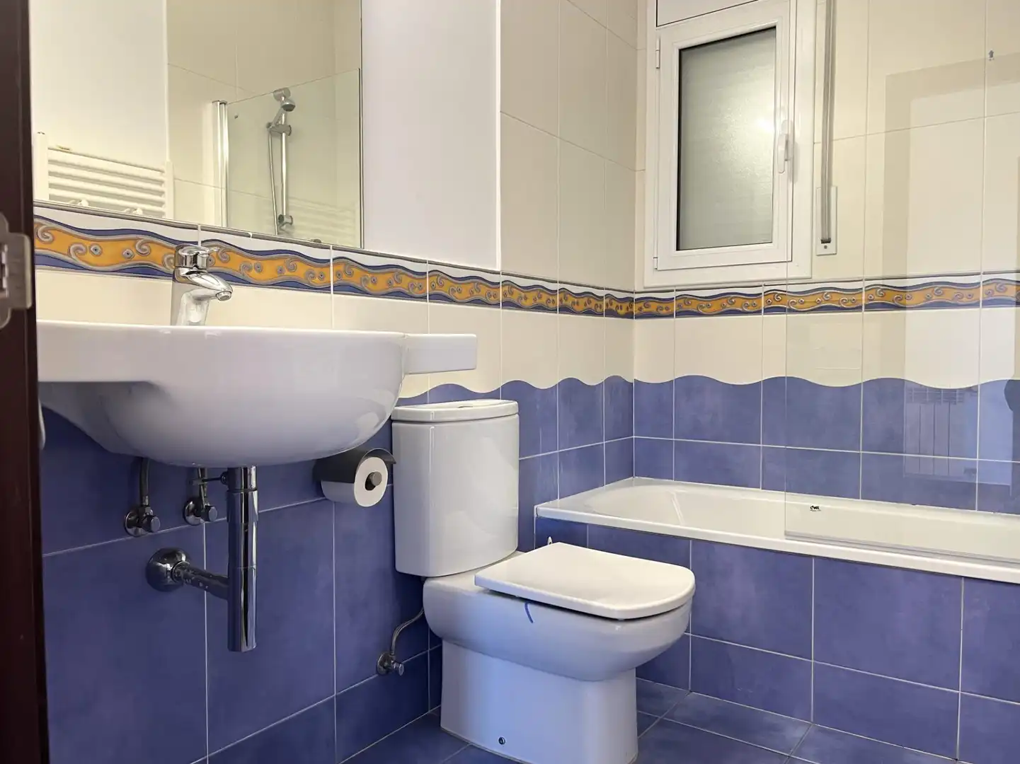 Bathroom of Houses for sale in Sant Pere Pescador  with Air Conditioner, Heating and Private garden