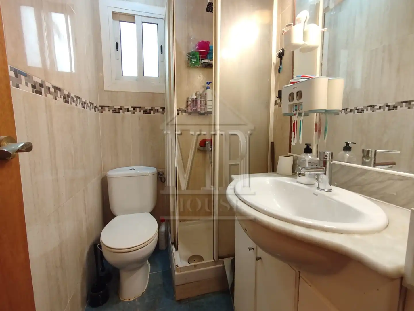Baño de Piso en venta en Badalona con Aire acondicionado, Calefacción y Amueblado