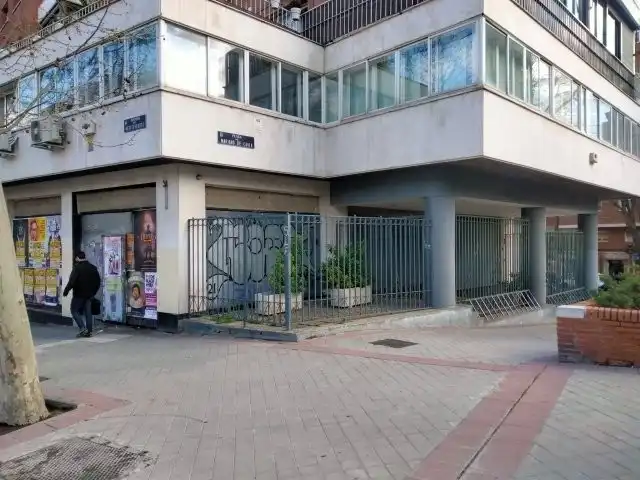 Vista exterior de Local de alquiler en Madrid