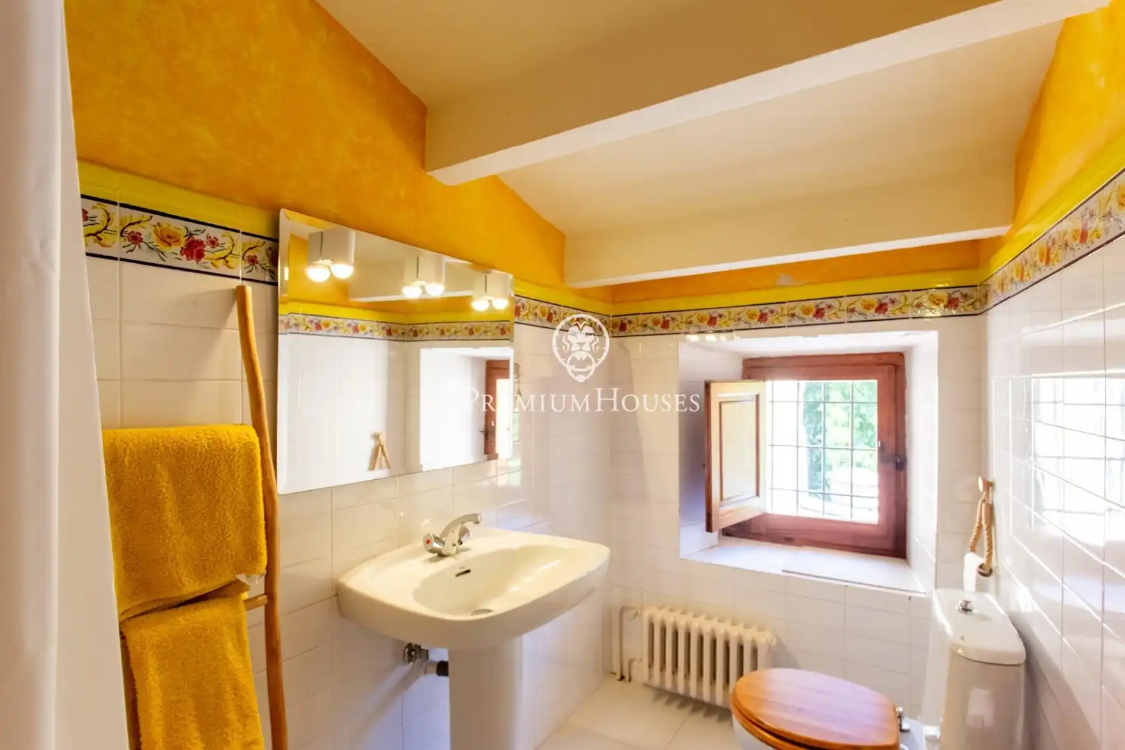 Baño de Finca rústica en venta en Arenys de Munt con Aire acondicionado, Calefacción y Jardín privado