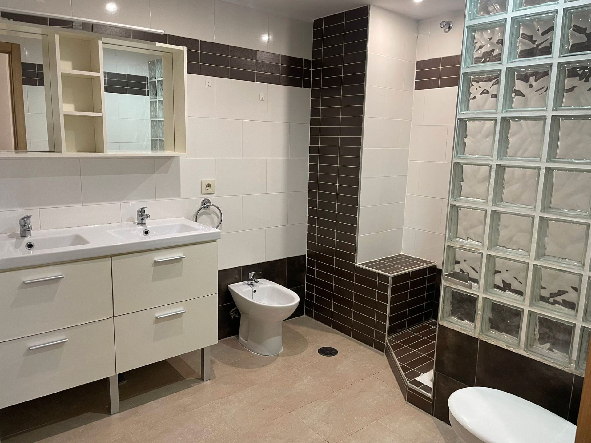 Bany de Pis en venda en  Sevilla Capital