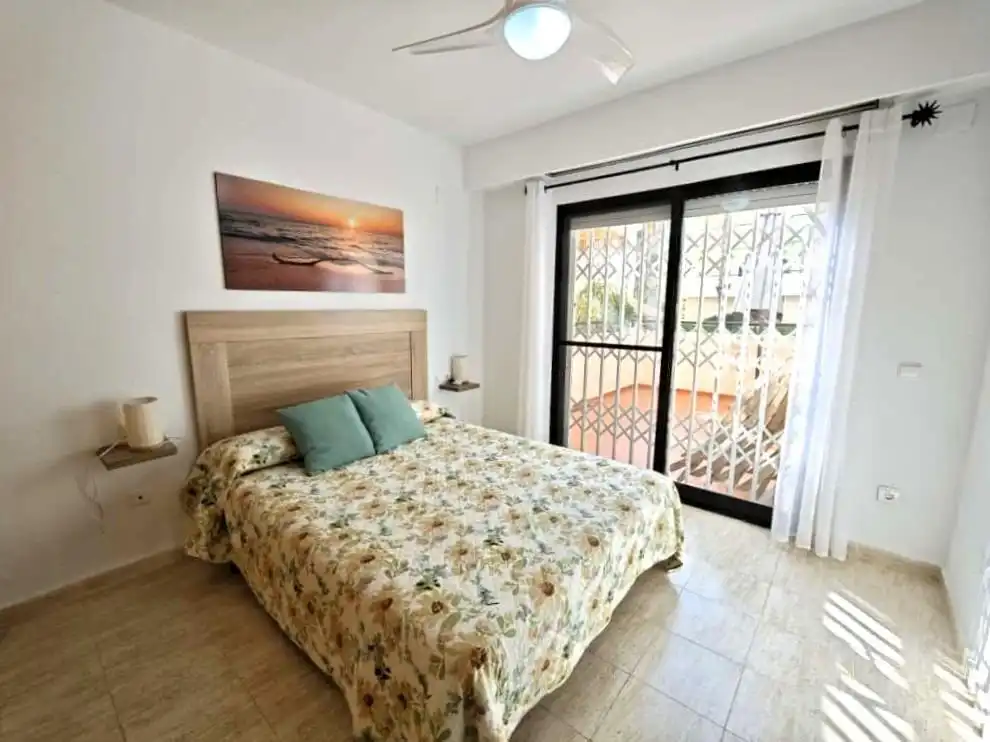 Planta baixa de lloguer a Calle Calle de la Coruña, Los Arenales del Sol