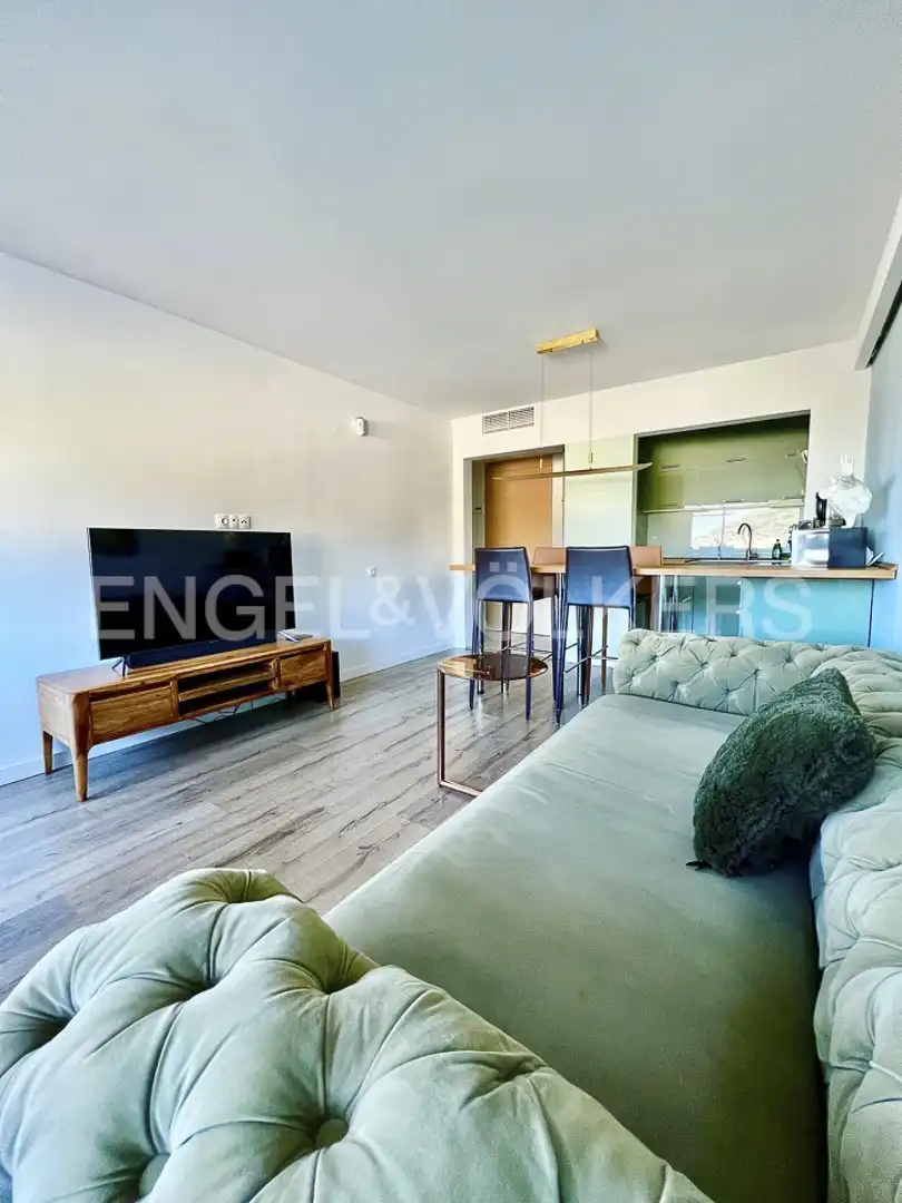 Living room of Flat for rent in Sitges  with Air Conditioner, Heating and Parquet flooring
