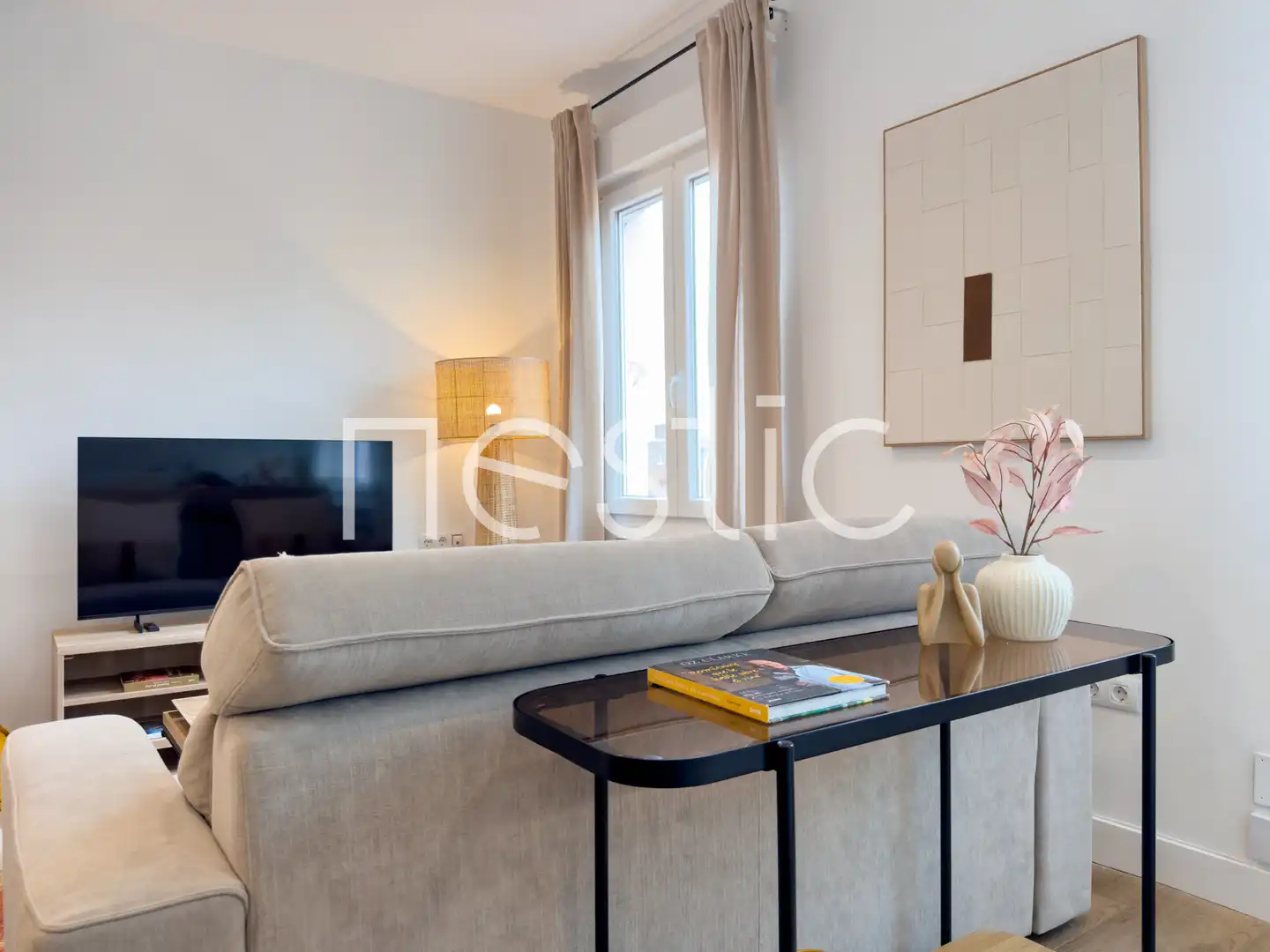 Sala de estar de Apartamento de alquiler en Madrid con Aire acondicionado, Calefacción y Amueblado