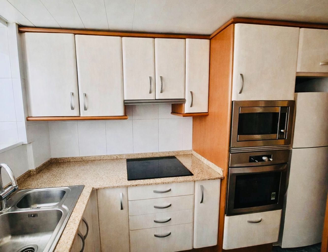 Cocina de Piso en venta en Terrassa con Calefacción y Balcón