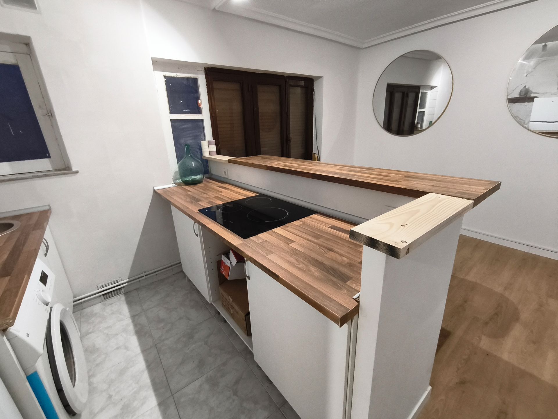 Cuina de Pis en venda en Oviedo  amb Calefacció, Parquet i Moblat