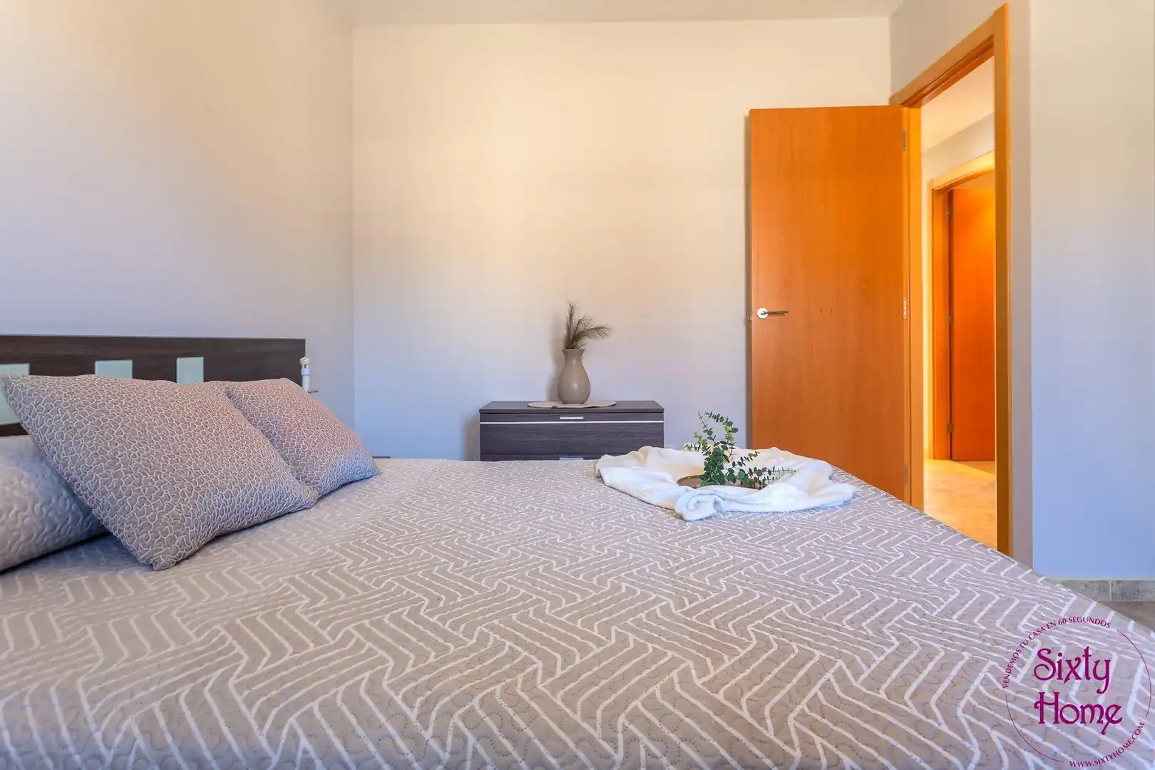 Dormitori de Casa adosada en venda en Biota amb Parquet, Terrassa i Moblat