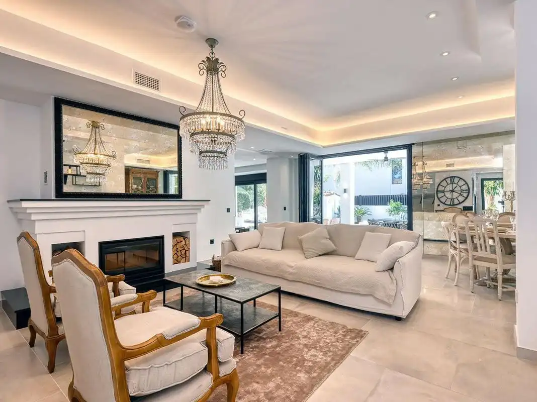 Wohnzimmer von Haus oder Chalet zur Miete in Marbella mit Klimaanlage, Privatgarten und Terrasse