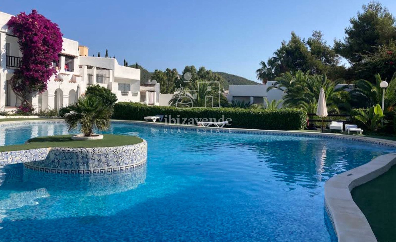 Vista exterior de Pis en venda en Santa Eulària des Riu amb Aire condicionat, Calefacció i Terrassa