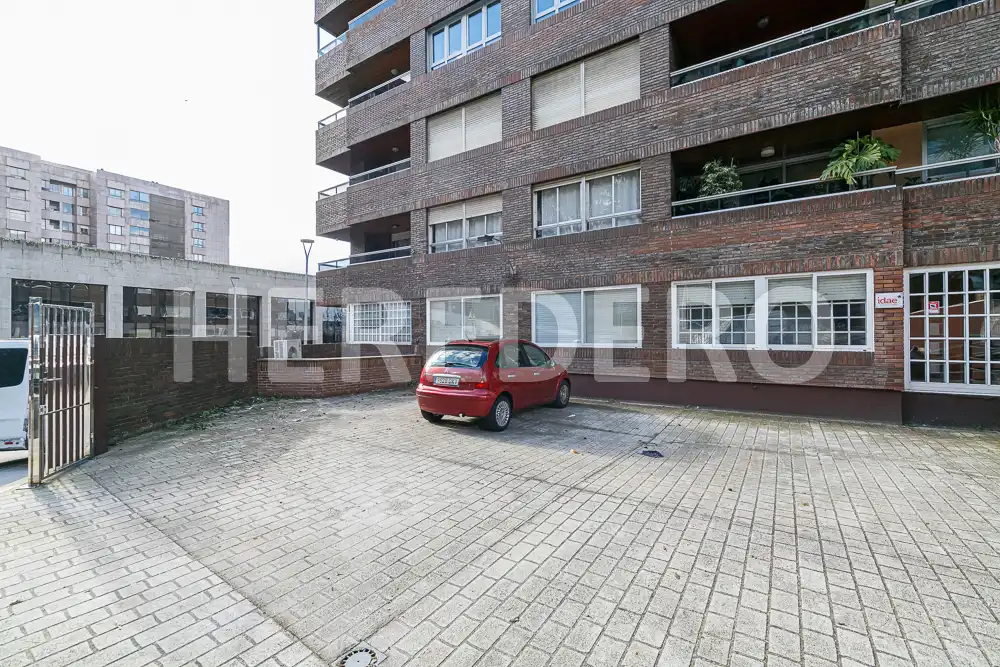 Außenansicht von Wohnung zum Verkauf in Vigo  mit Heizung und Parkett