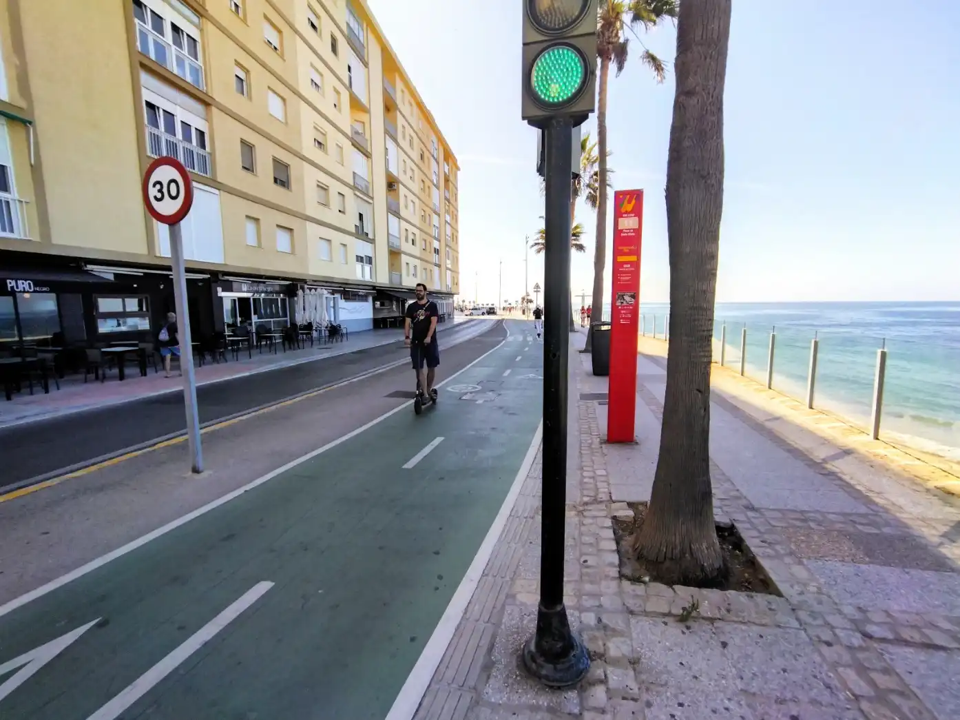 Exterior view of Flat for rent in Cádiz  with Parquet flooring, Furnished and Oven