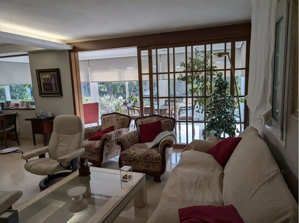 Sala d'estar de Casa o xalet en venda en Pozuelo de Alarcón amb Aire condicionat, Calefacció i Jardí privat