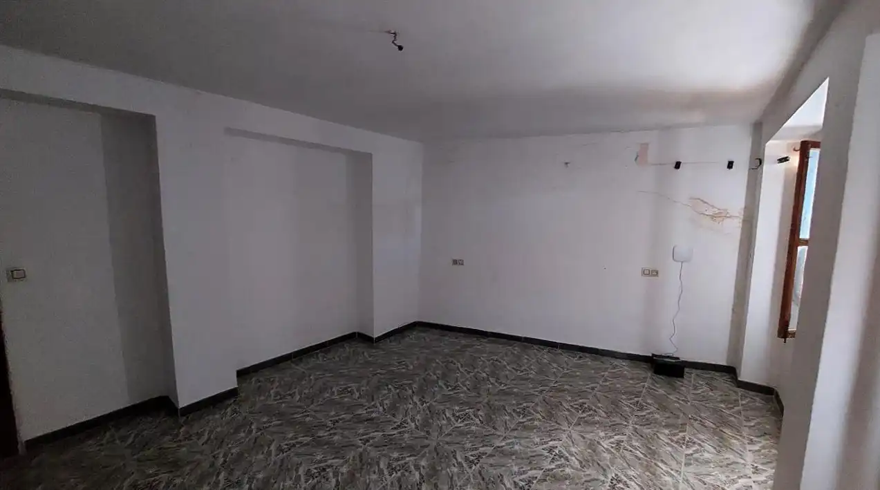 Casa adosada en venta en Baena con Terraza