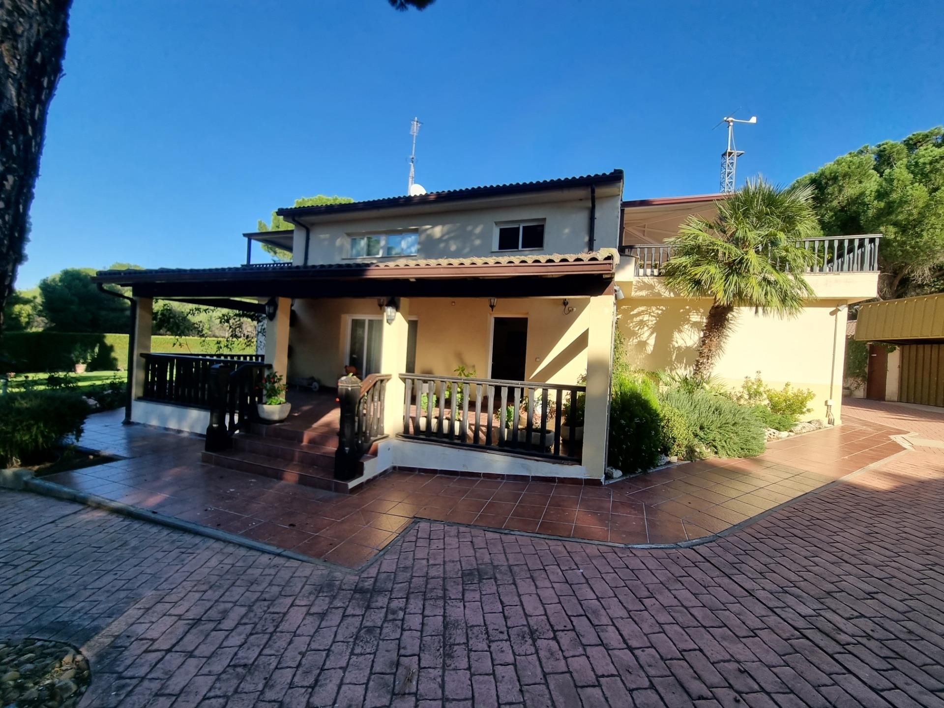 Vista exterior de Casa o chalet en venta en Laguna de Duero con Calefacción, Jardín privado y Terraza