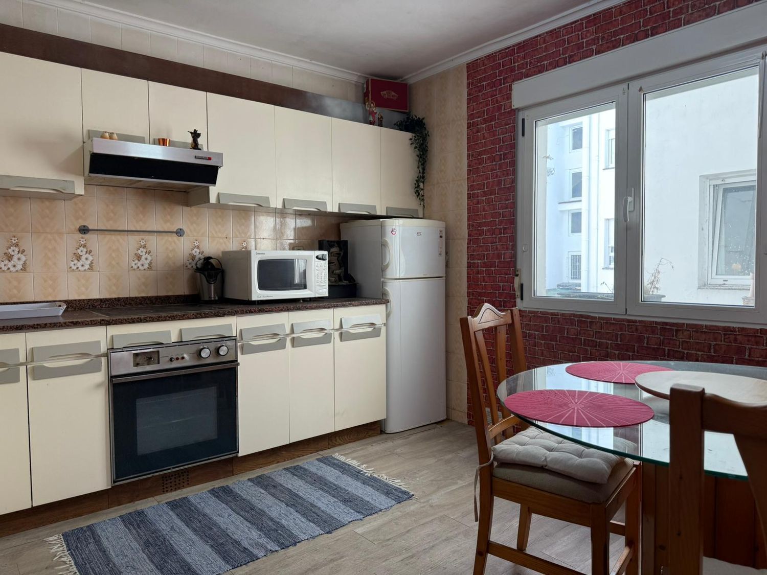 Cuina de Pis en venda en San Martín del Rey Aurelio amb Piscina