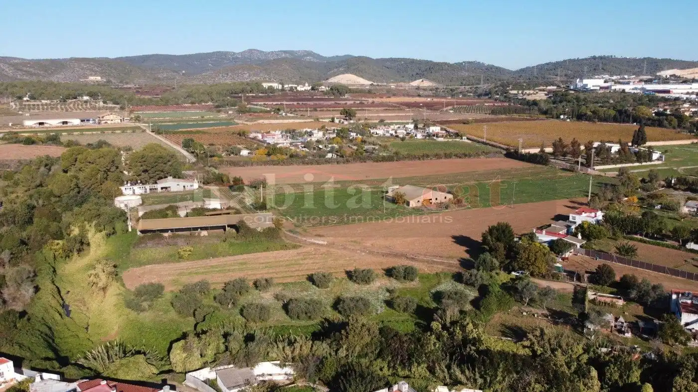 Finca rústica en venda en Vilanova i la Geltrú amb Piscina