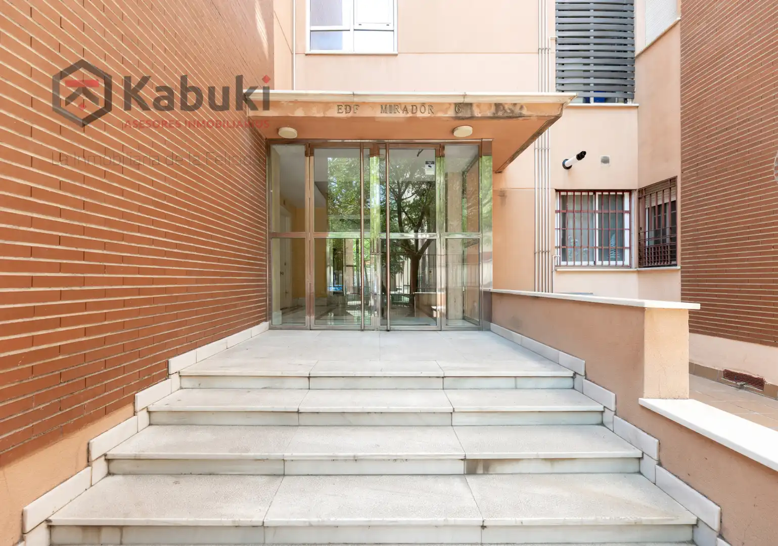 Exterior view of Flat for rent in Granada  with Air Conditioner, Heating and Terrace