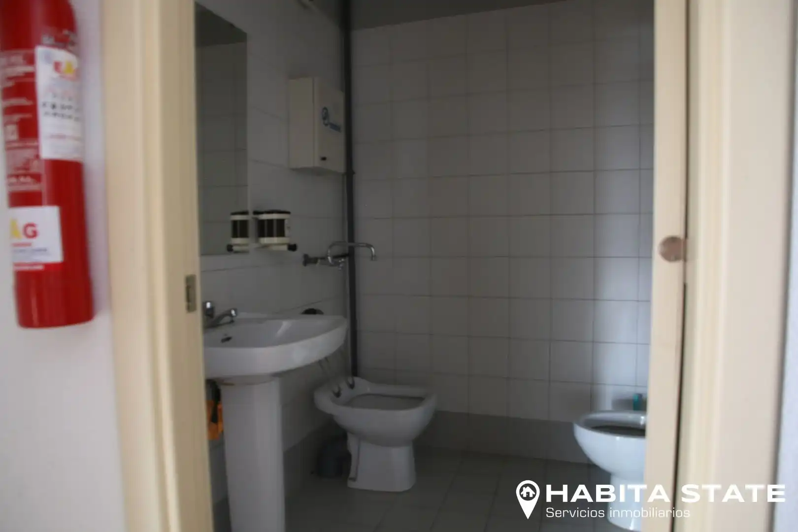 Baño de Local en venta en Almería con Aire acondicionado
