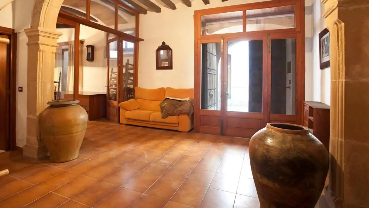 Einfamilien-Reihenhaus zum Verkauf in Pollença mit Heizung, Terrasse und Abstellraum