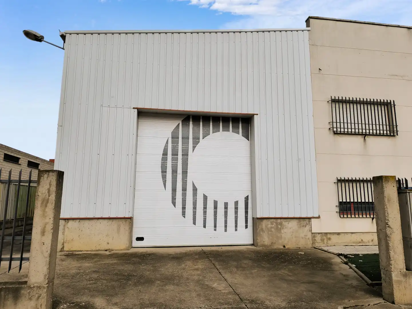 Exterior view of Industrial buildings for sale in Palencia  with Heating and Alarm