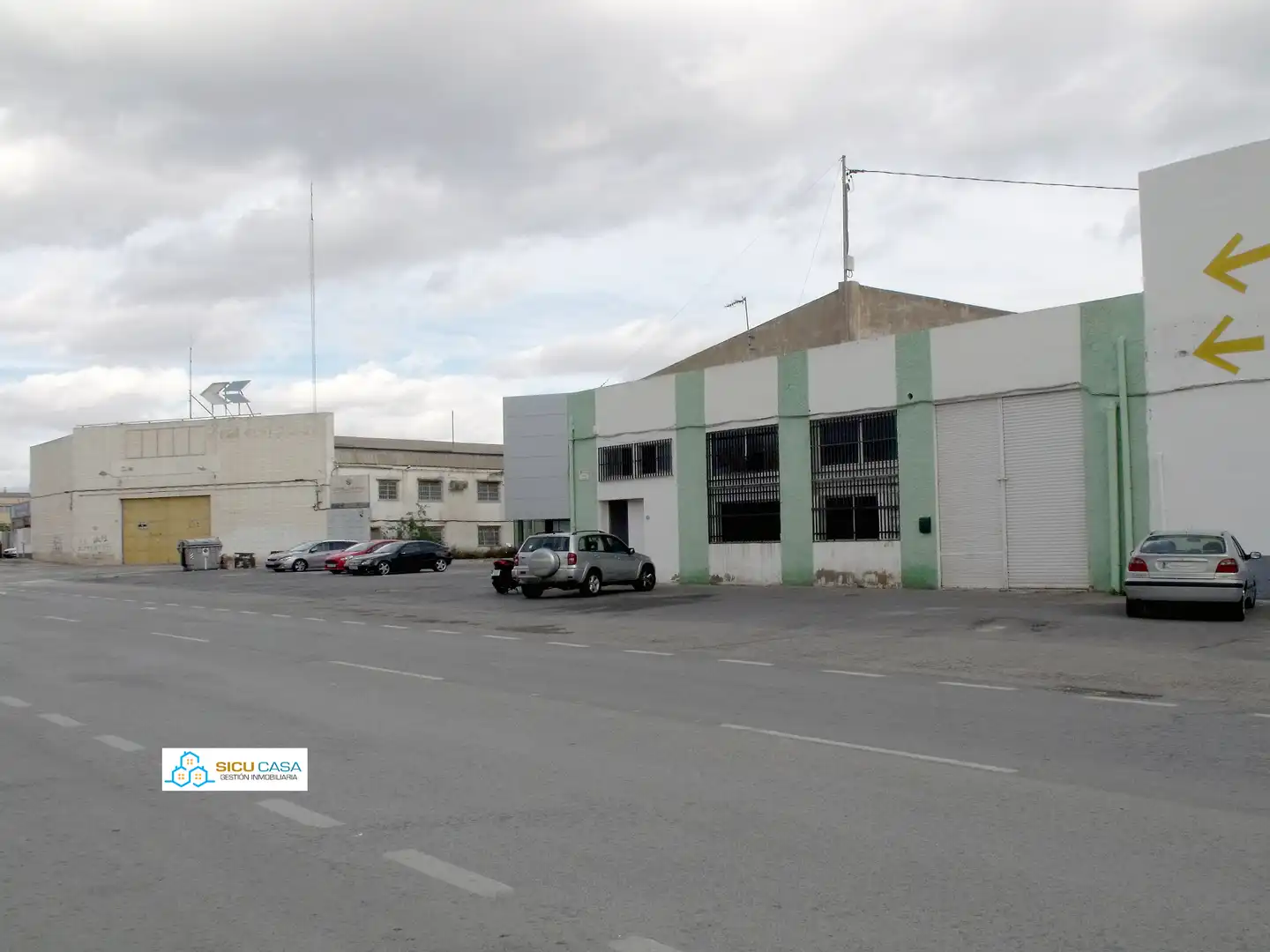 Industrial building for sale in Avenida Zodiaco, imagen 2