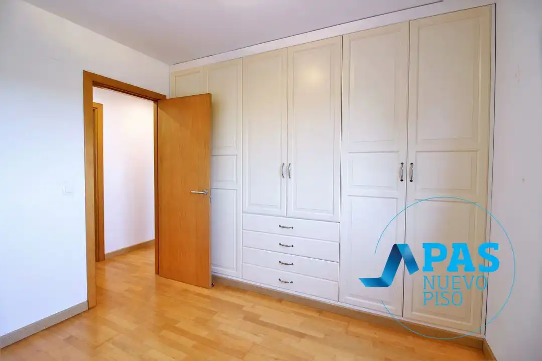 Bedroom of Flat for sale in Santander  with Heating, Private garden and Storage room