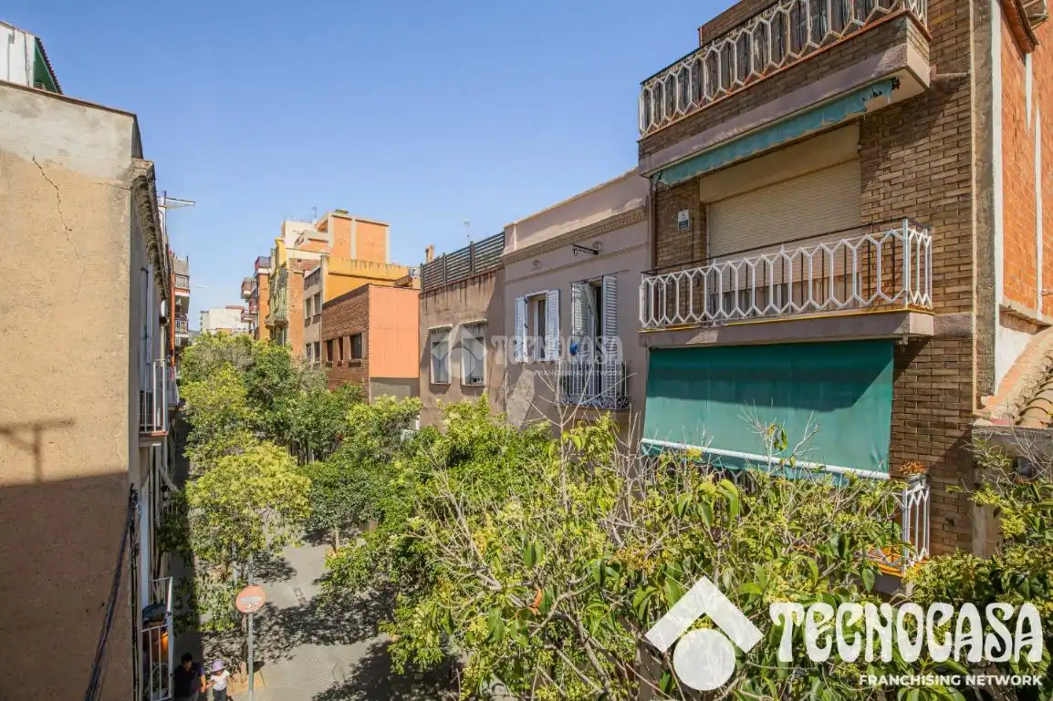 Außenansicht von Wohnung zum Verkauf in Barcelona