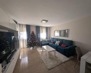 Living room of Flat for sale in Alcaudete  with Air Conditioner, Furnished and Oven