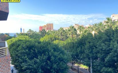 Vista exterior de Pis en venda en  Almería Capital amb Aire condicionat i Terrassa