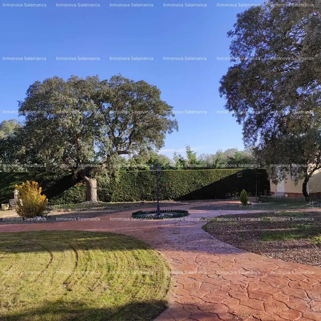 Jardín de Casa adosada en venta en Salamanca con Calefacción