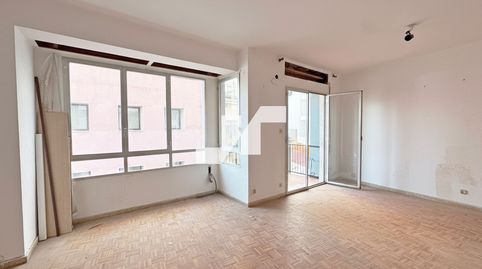 Edificio con local y viviendas en rentabilidad