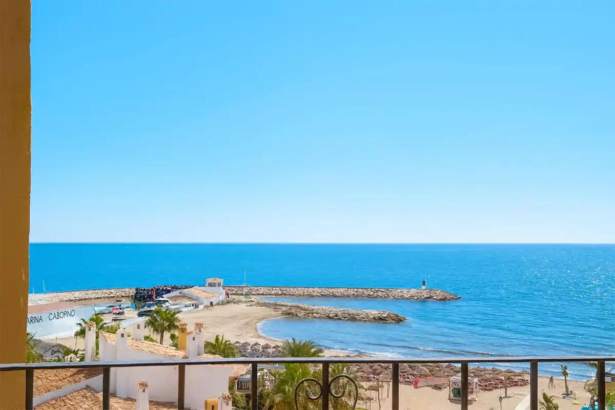 Terrassa de Apartament en venda en Marbella amb Aire condicionat, Moblat i Piscina comunitària