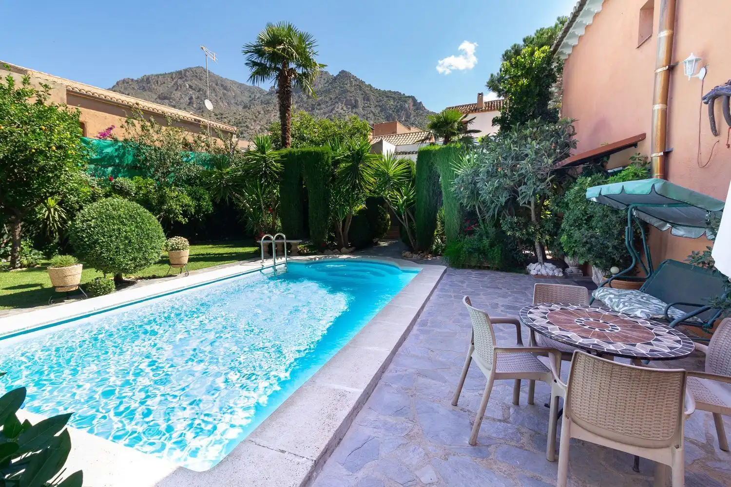 Villa mit Pool zur Miete in Calle Pasion 9