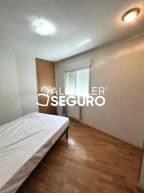 Piso de alquiler en Calcio, Butarque