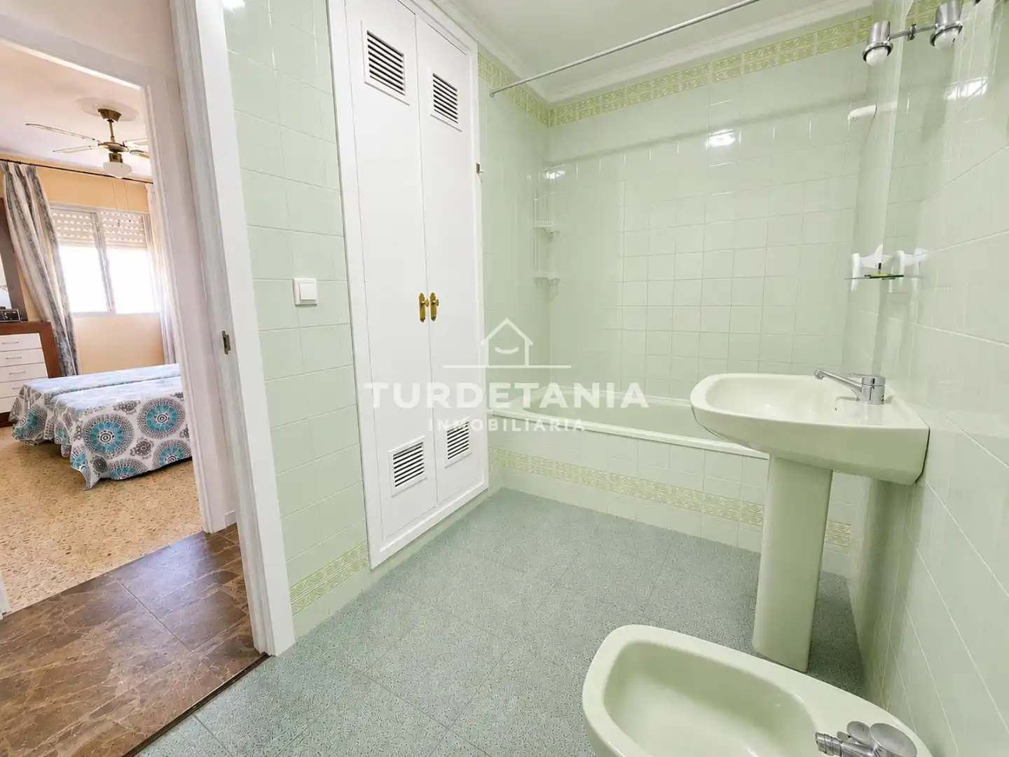 Bathroom of Flat for sale in Sanlúcar de Barrameda  with Furnished and Balcony