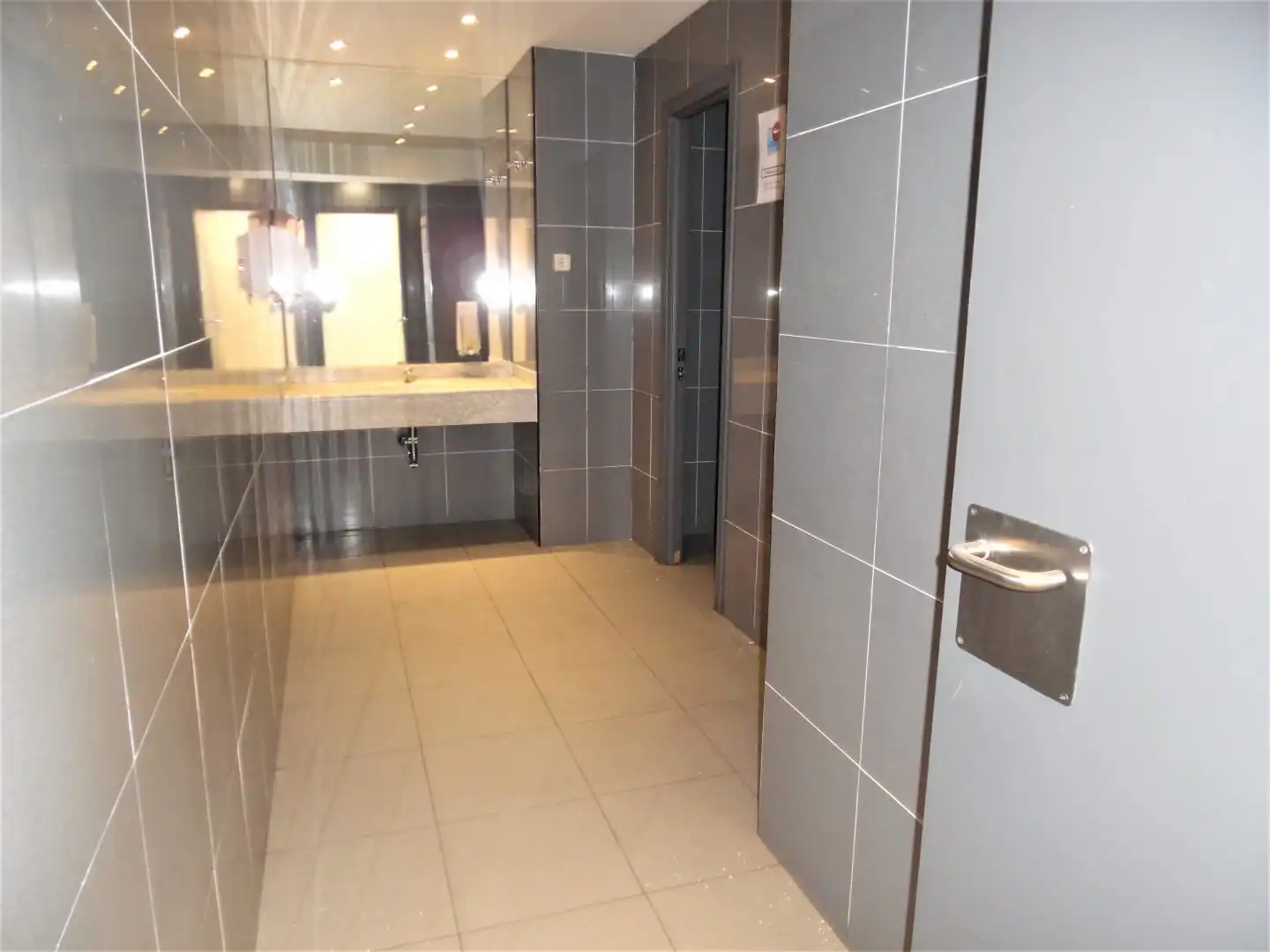 Badezimmer von Geschaftsraum zum Verkauf in Madrid