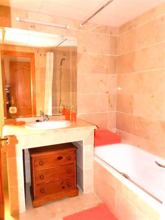 Appartement compact avec terrasse à vendre à Urbanización Los Pinos de Aloha 1, imagen 6