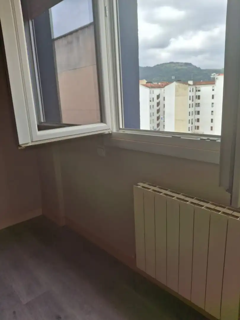Terrassa de Pis en venda en Bilbao  amb Calefacció, Moblat i Forn