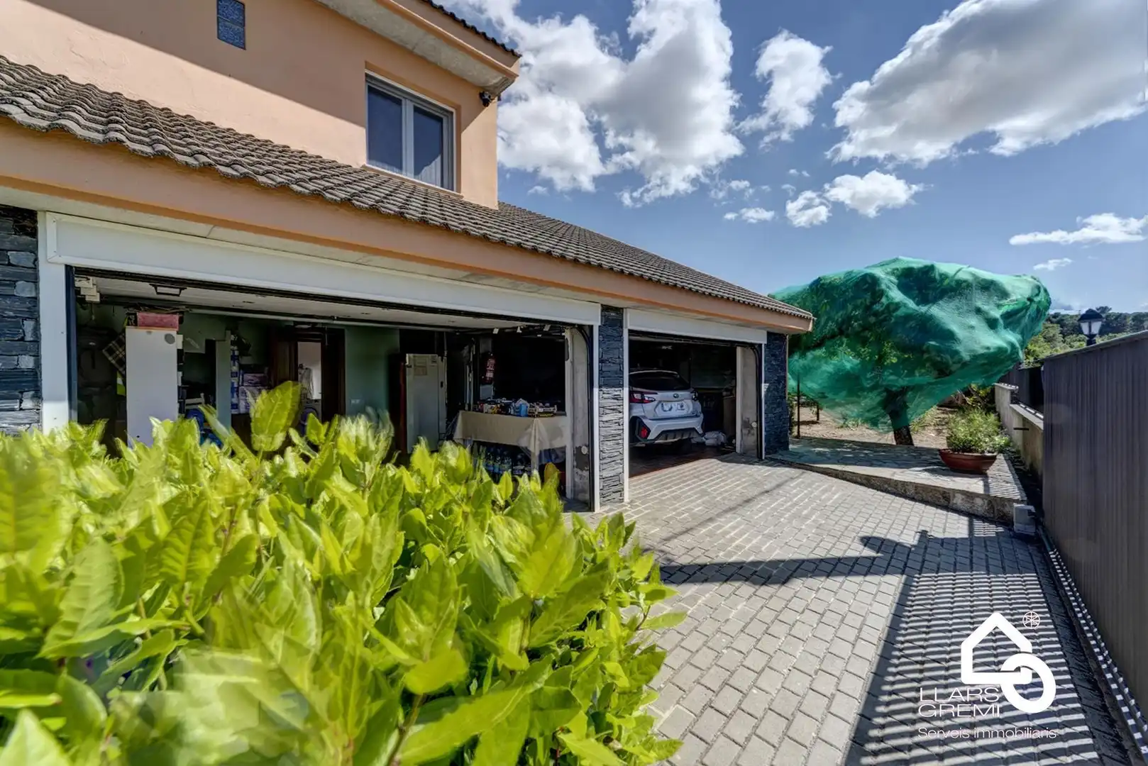 Vista exterior de Casa o xalet en venda en La Llacuna amb Calefacció, Jardí privat i Terrassa