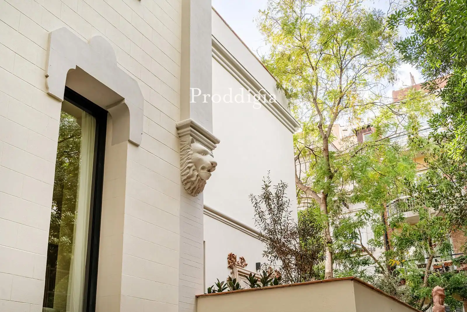 Vista exterior de Casa o xalet en venda en Barcelona amb Aire condicionat, Calefacció i Jardí privat