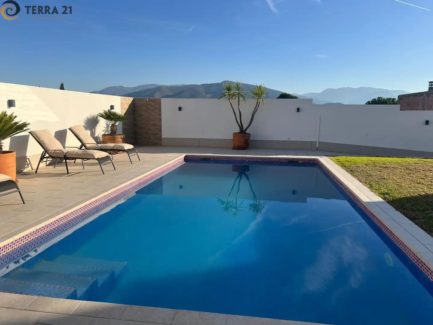 Swimming pool of Houses for sale in Jaén  with Air Conditioner, Private garden and Swimming Pool