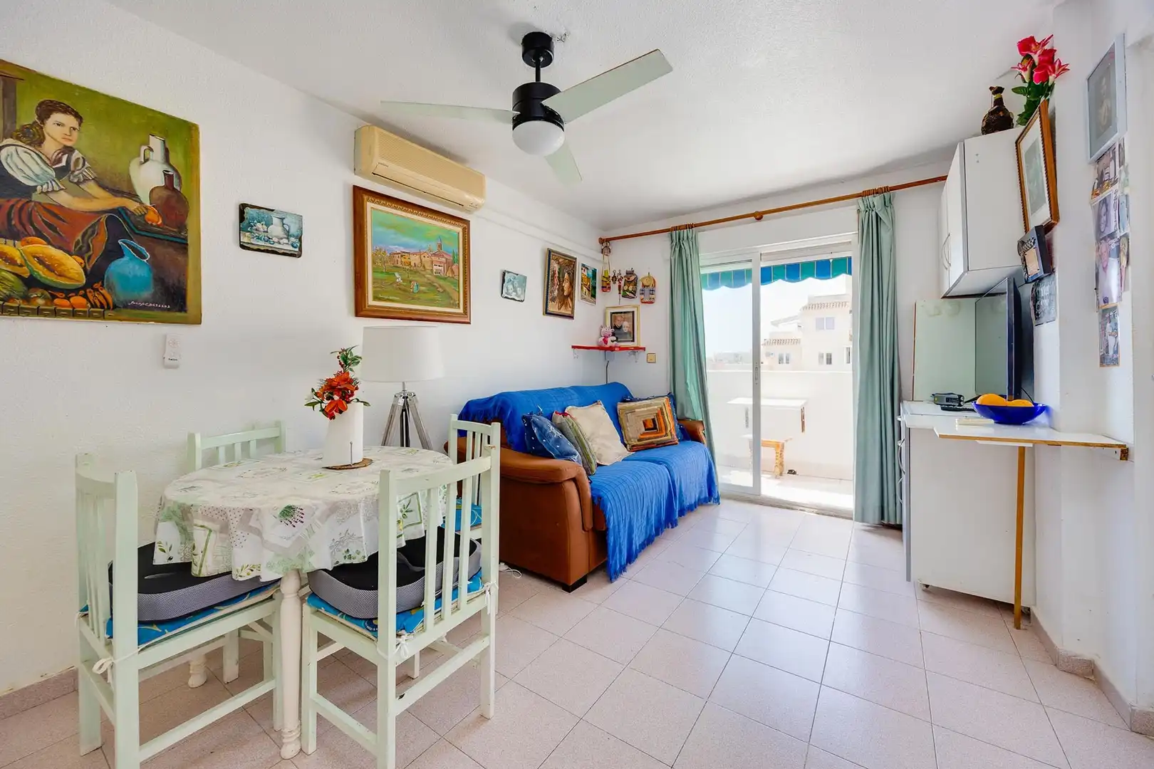 Living room of Apartments for sale in Torrevieja  with Air Conditioner, Balcony and Community pool