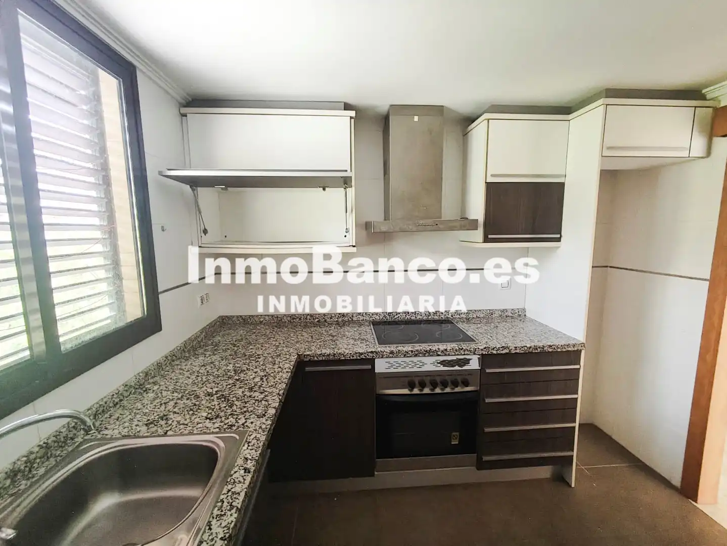 Piso con ascensor en venta en Carrer de Sant Valerià 27B, imagen 5