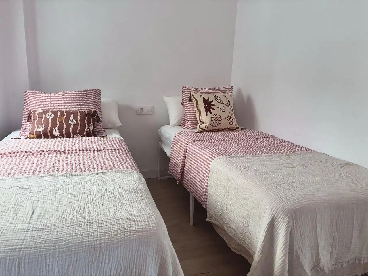 Habitación de Apartamento de alquiler en Alboraya con Aire acondicionado, Terraza y Amueblado