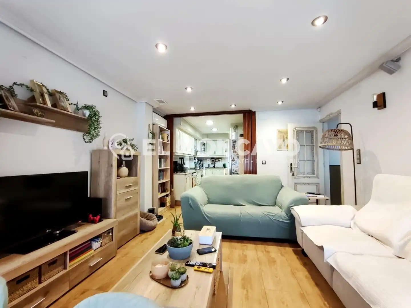 Living room of Apartments for sale in Dolores  with Air Conditioner, Heating and Storage room