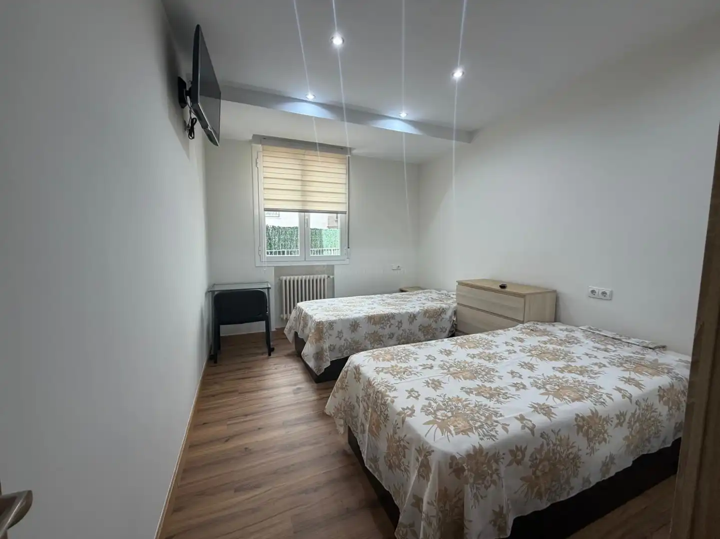 Habitación de Piso en venta en  Logroño con Calefacción, Terraza y Trastero