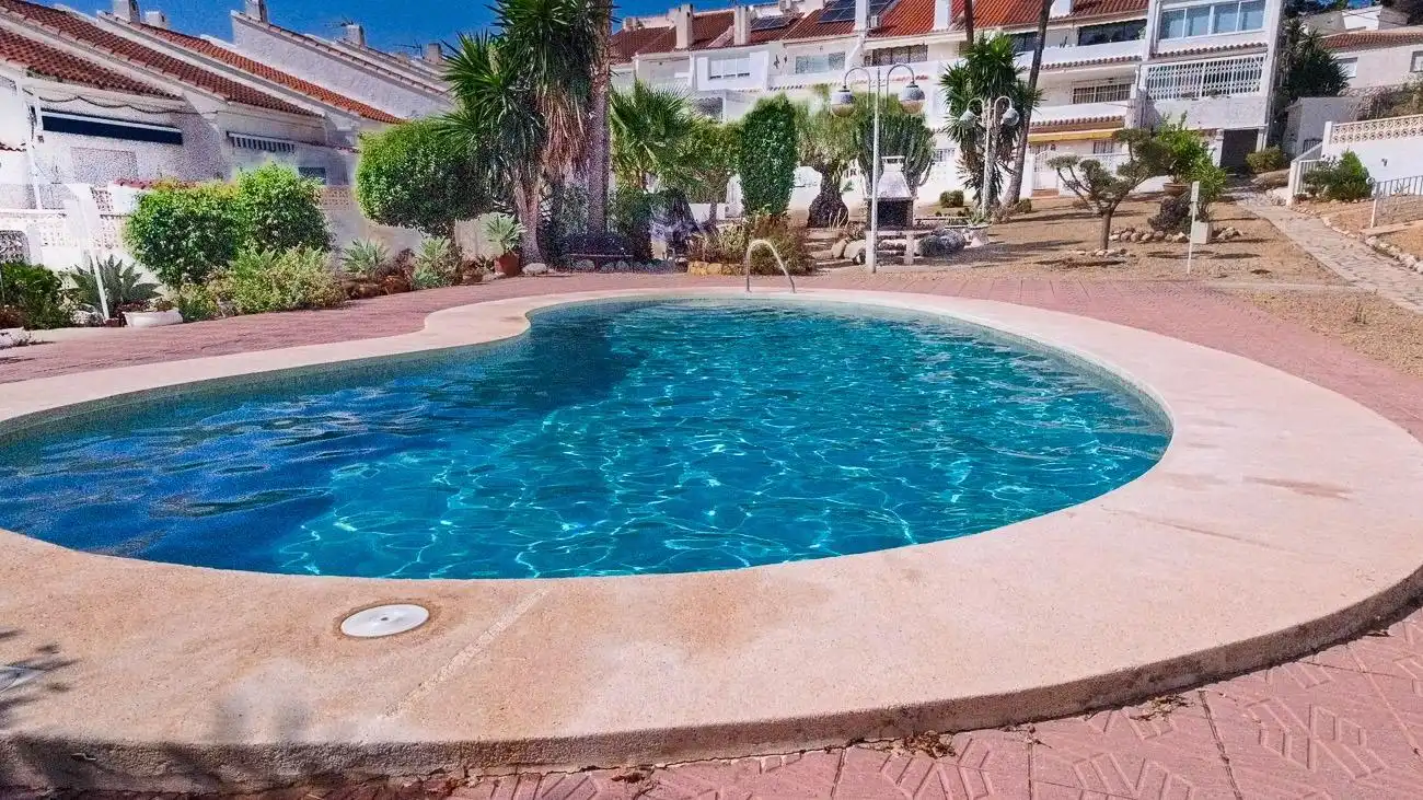 Piscina de Apartamento en venta en La Nucia con Aire acondicionado, Balcón y Piscina comunitaria