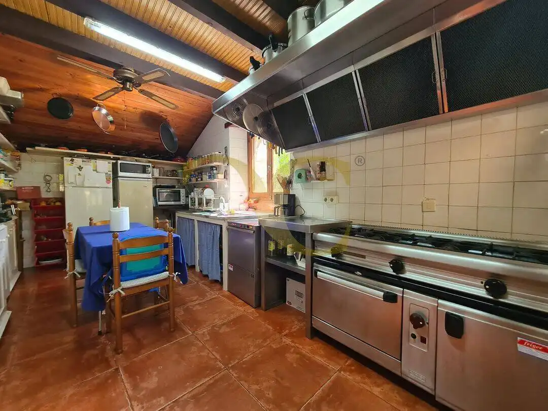 Cuina de Casa o xalet en venda en Peñamellera Alta amb Calefacció, Jardí privat i Terrassa